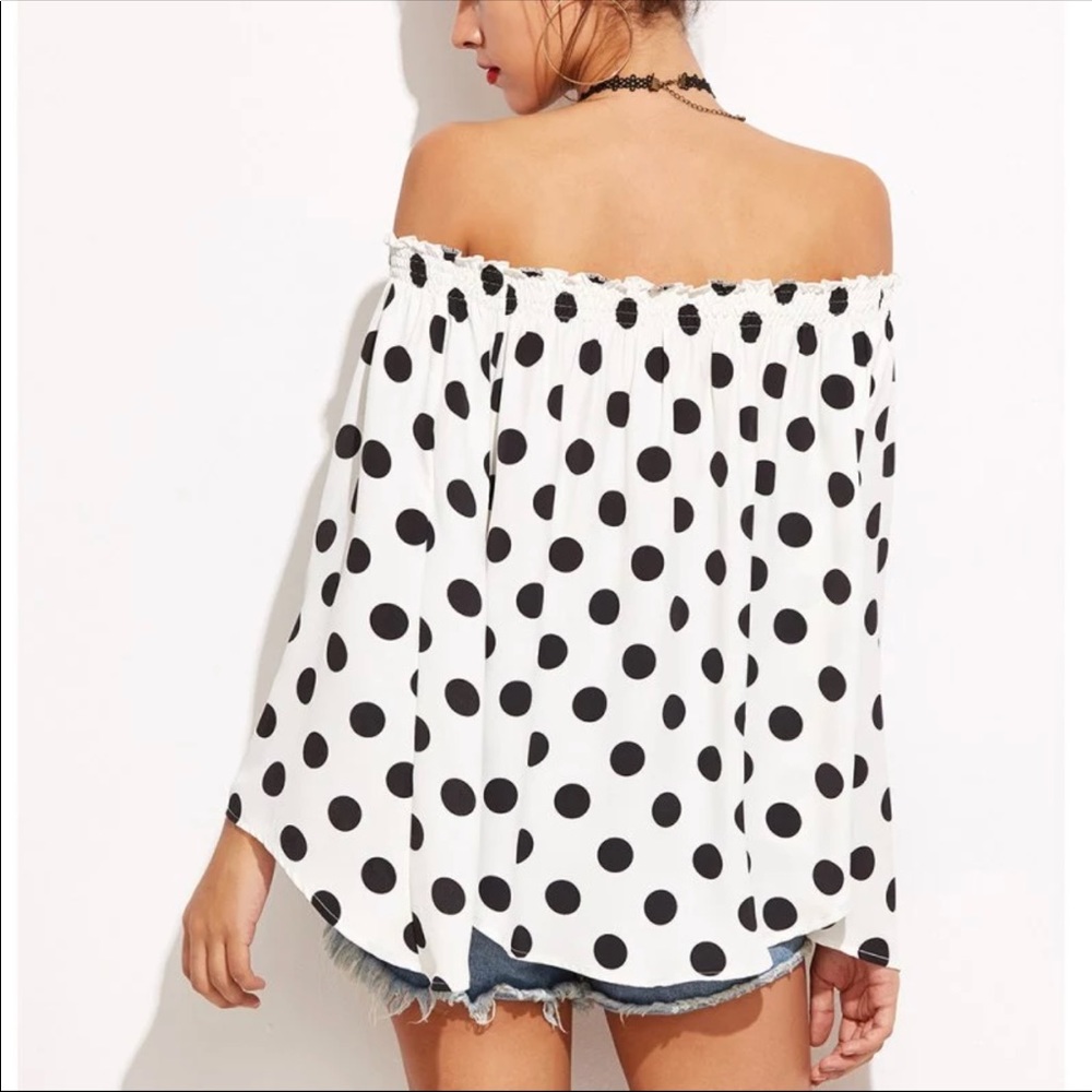 Black Polka dot off shoulder loose fit blouse - Picture 6 of 8